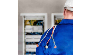 Alma Solar stattet Ihre Abteilung mit einem Photovoltaik-Installateur aus Alma Solar stattet Ihre Abteilung mit einem Photovoltaik-Installateur aus